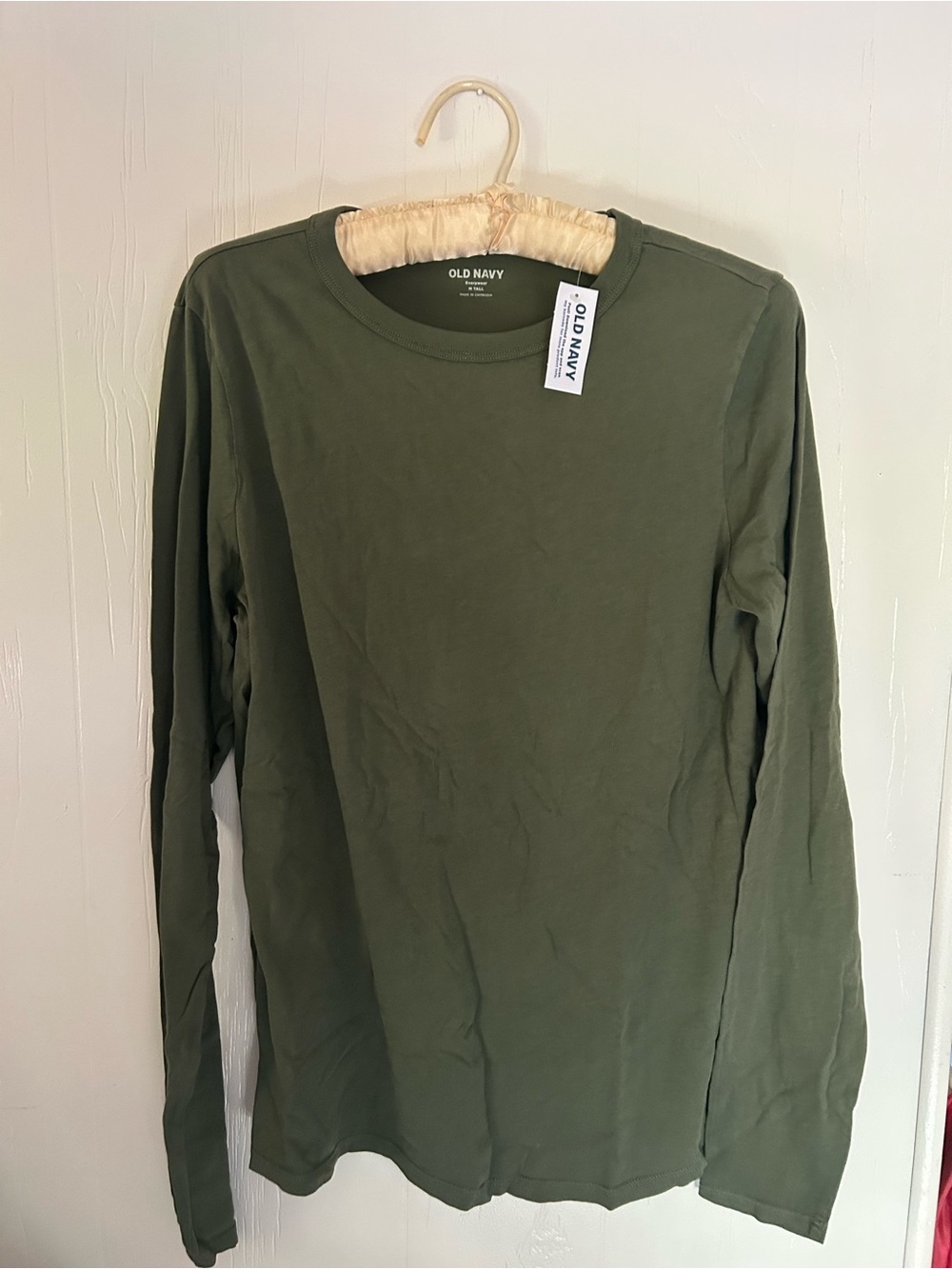 Old Navy Women’s Long-Sleeve Crewneck T-Shirt in Olive Green